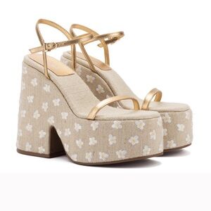 Larroude Wanda daisy platform 70s style heels